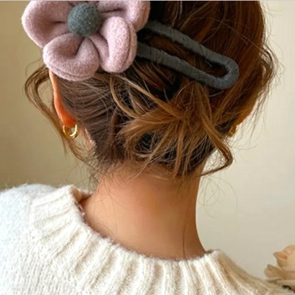 New Women’s plush Flower Hair Claw Clip Pin Floral Hair Accessories in 6 Color - Picture 5 of 16